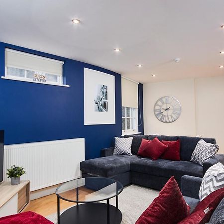 באת' Stunning Hepburn Suite! מראה חיצוני תמונה