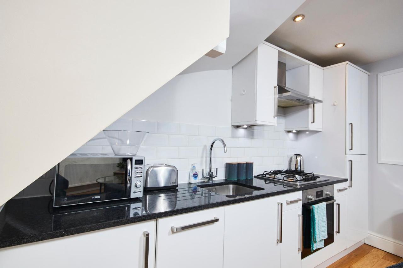 באת' Stunning Hepburn Suite! מראה חיצוני תמונה