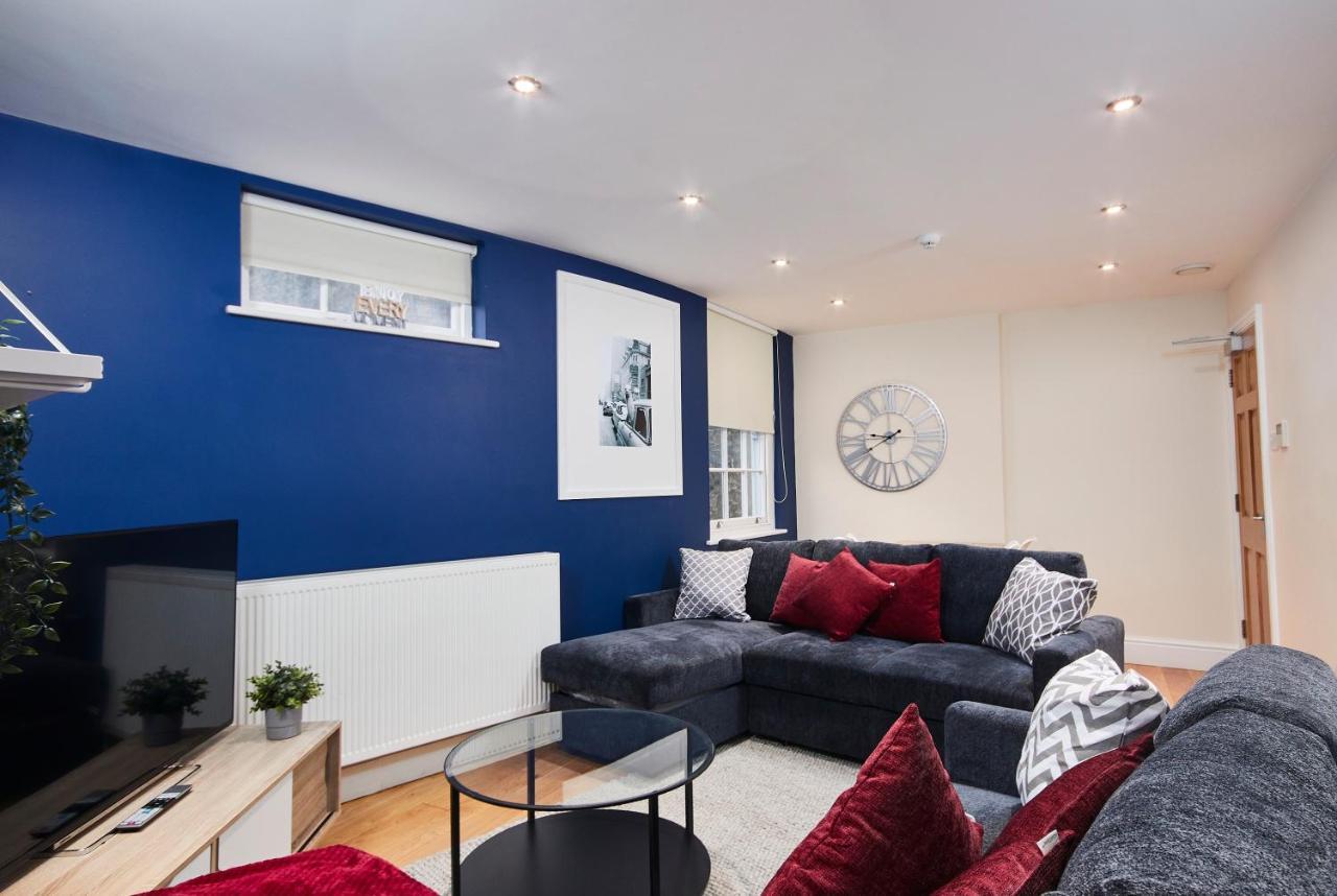 באת' Stunning Hepburn Suite! מראה חיצוני תמונה