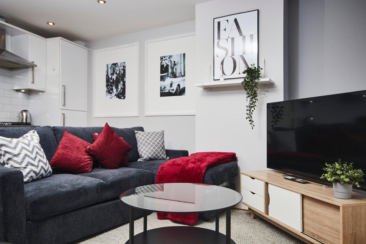 באת' Stunning Hepburn Suite! מראה חיצוני תמונה