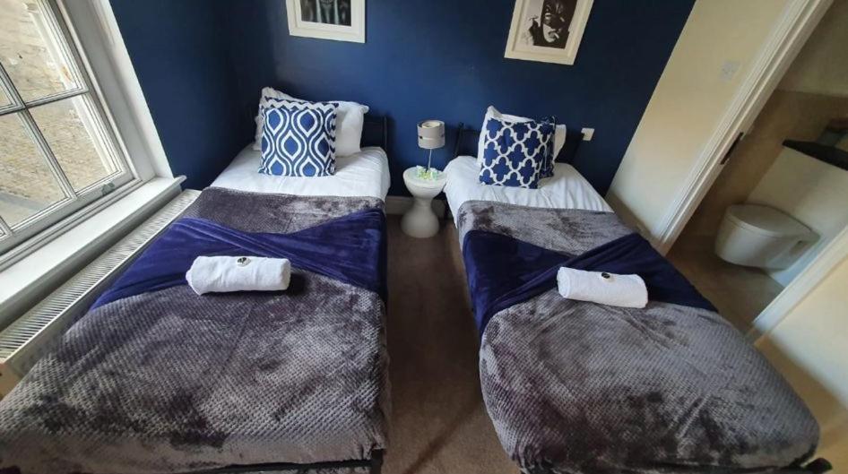 באת' Stunning Hepburn Suite! מראה חיצוני תמונה